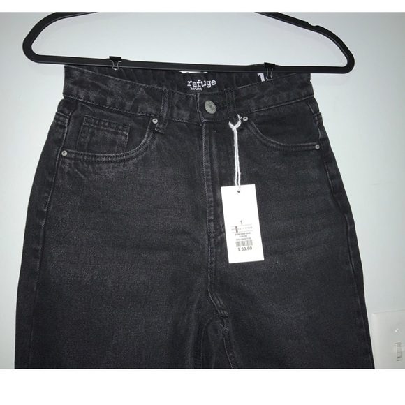 Mid-Rise Boyfriend Jean - Picture 6 of 6